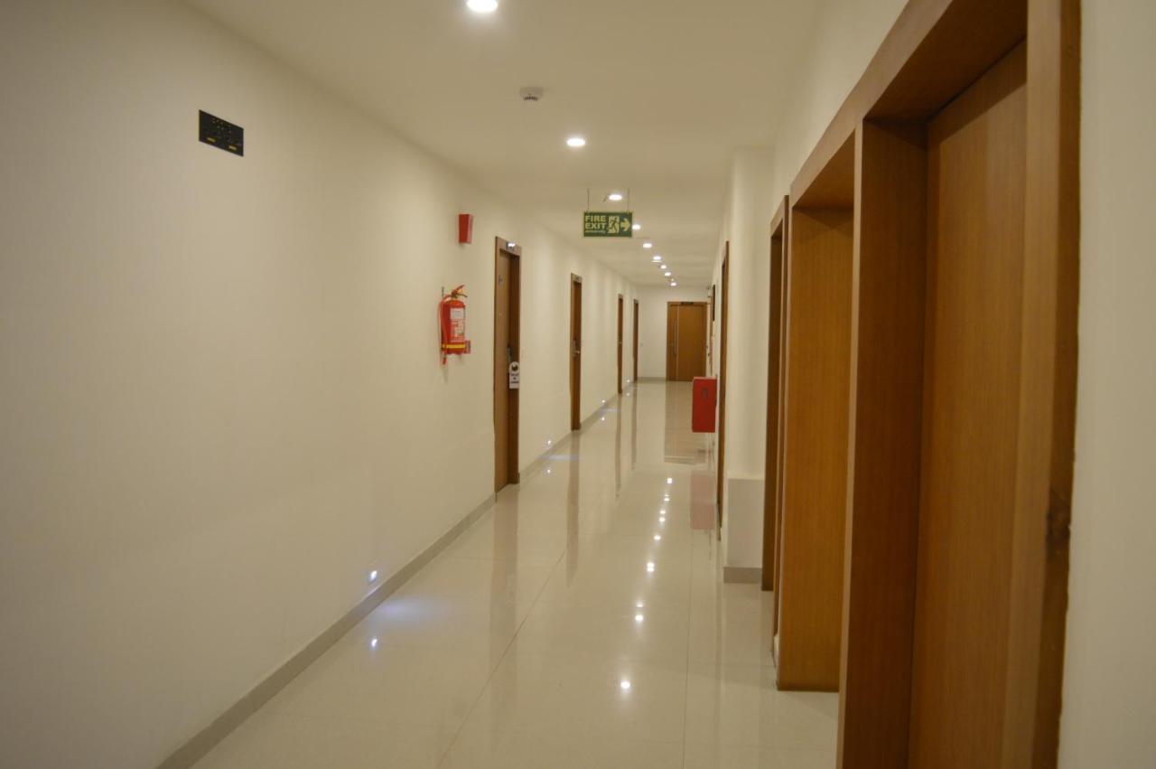 Hotel Apsara Shoranur Bagian luar foto