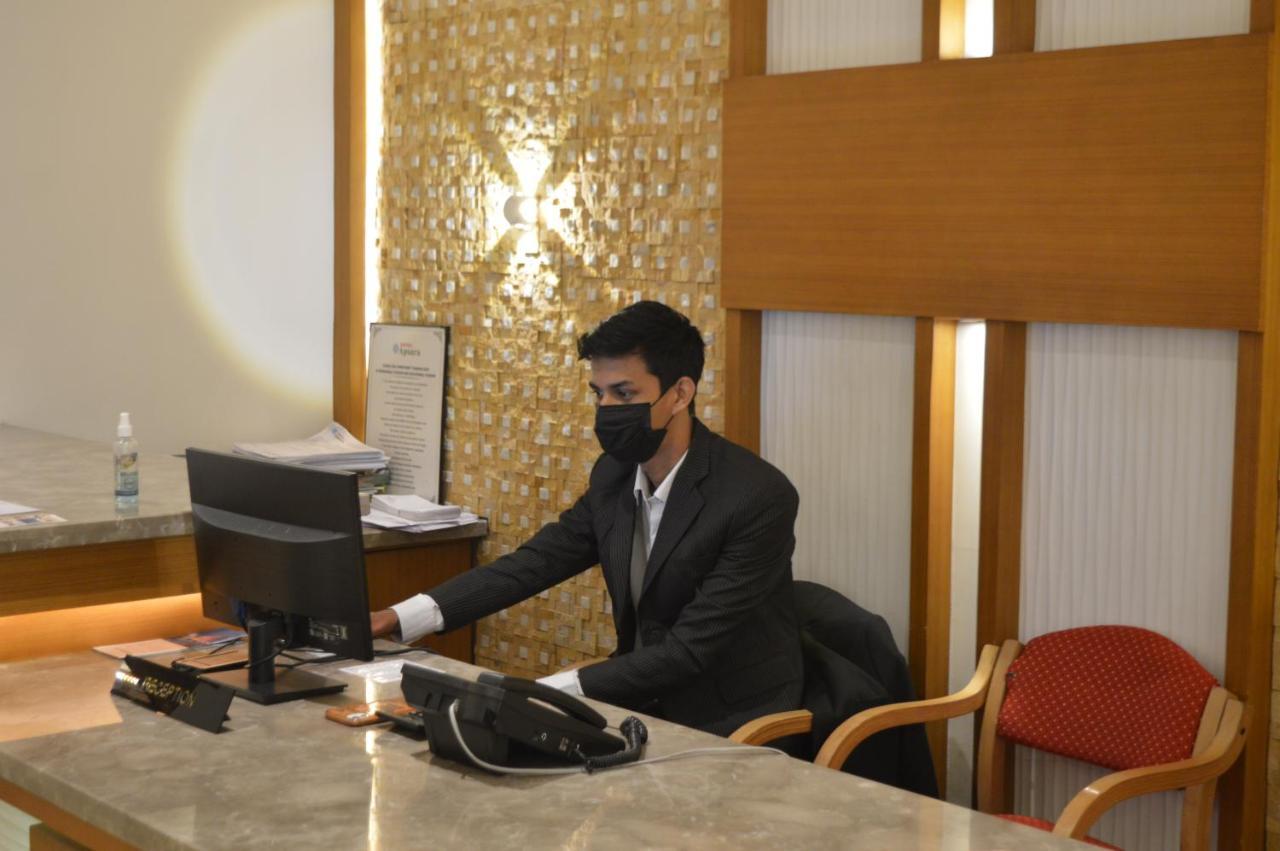 Hotel Apsara Shoranur Bagian luar foto