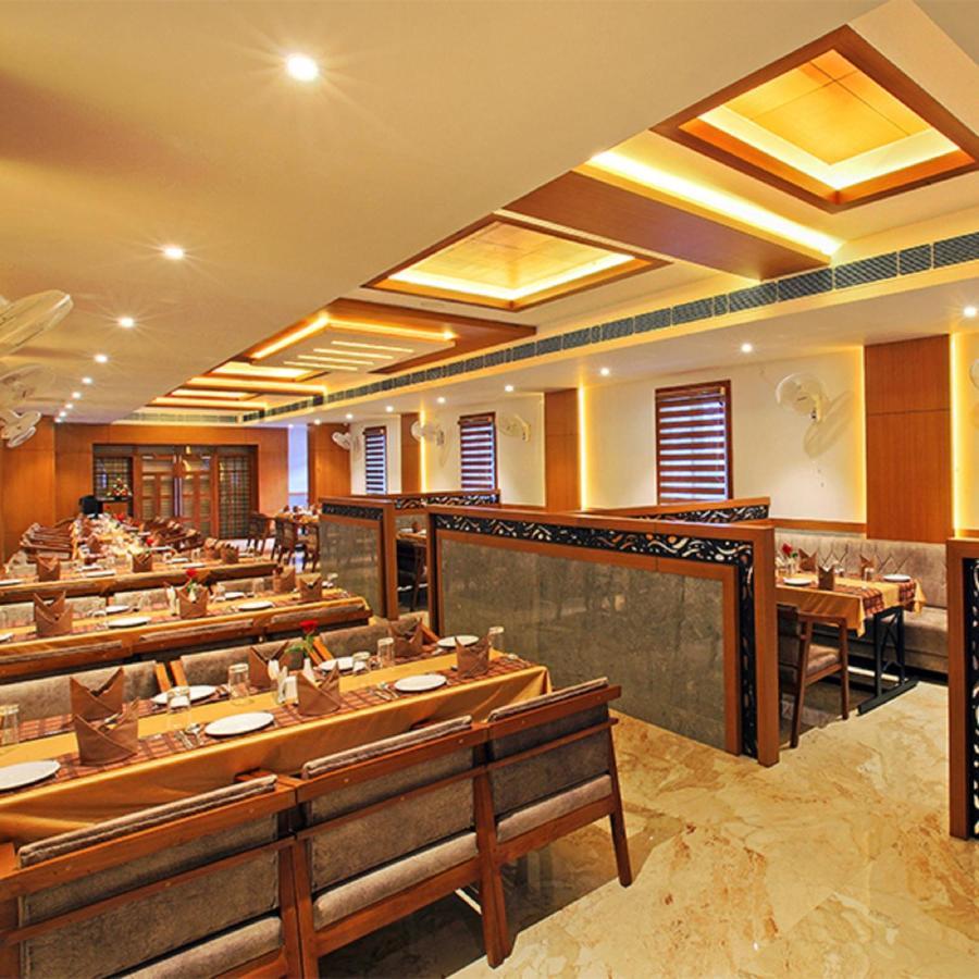 Hotel Apsara Shoranur Bagian luar foto