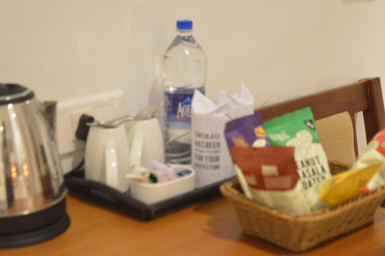 Hotel Apsara Shoranur Bagian luar foto