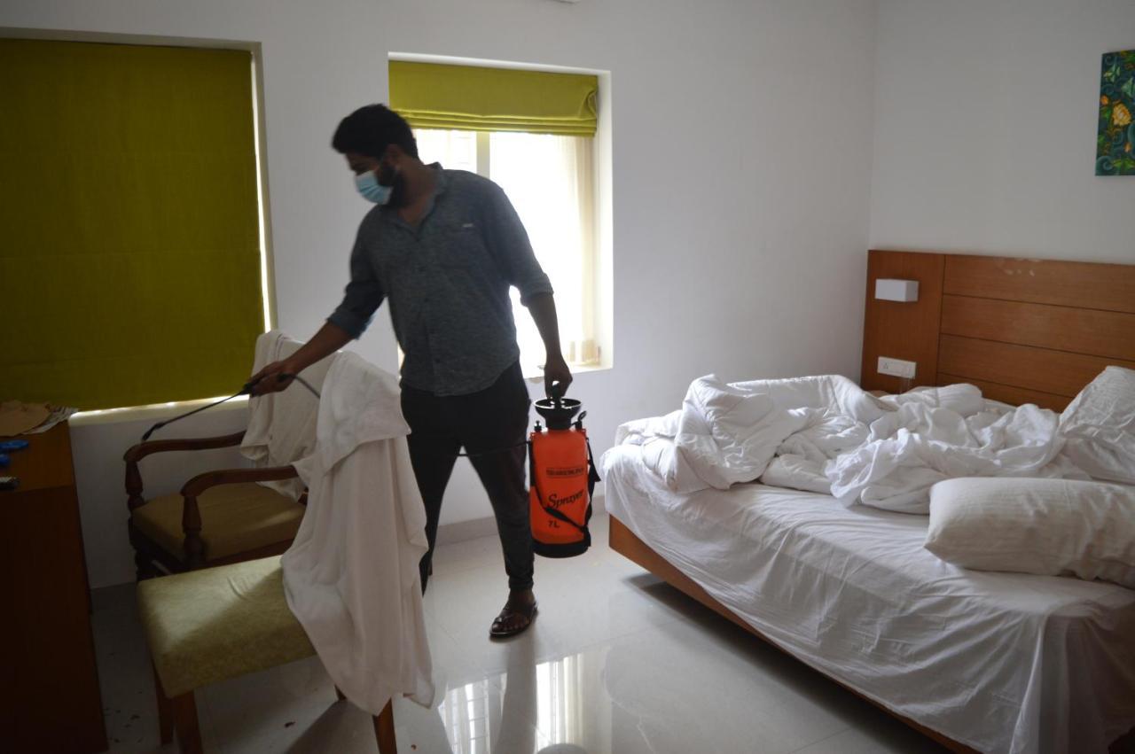Hotel Apsara Shoranur Bagian luar foto